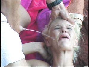 Сисястую телку жестко поимел озабоченный старик