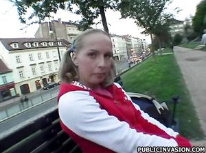 Юная студентка согласилась на минет незнакомцу за деньги