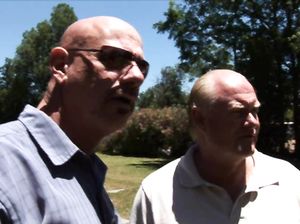 Секс молодой шалавы со стариками за деньги