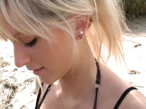 Уличное порно с доступной белокурой немкой