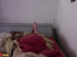 Муж уговорил жену поебаться на видео камеру