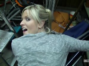 Белокурая фройлян сделала минет от 1 лица