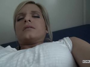 Муж сделал кунилингус своей красивой супруге