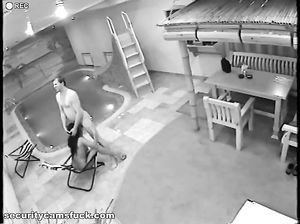 Мужик присунул девке в сауне от души