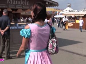 Веселая немка с пирсингом на пизде занялась сексом на Октоберфесте