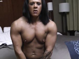 Спортсменка, похожая на мужика, сосет член от 1 лица