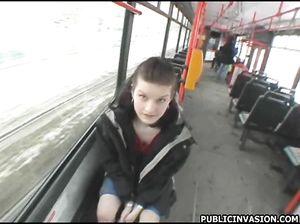 Пикапер познакомился в автобусе с девочкой и развел ее на секс за деньги